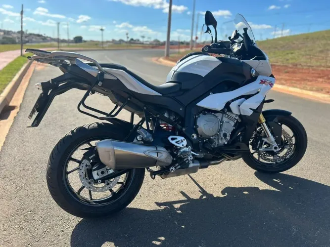 BMW XRs1000