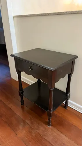 Mesa de cabeceira madeira maciça