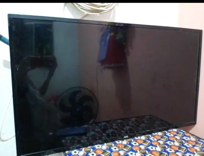 Vendo tv AOC 43 ( com defeito )