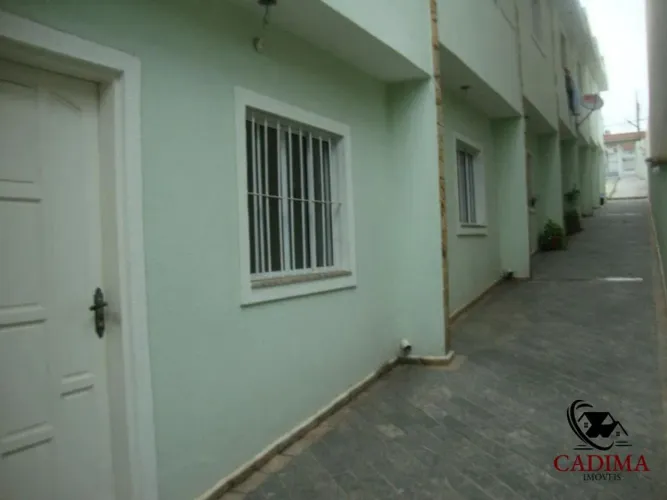 Sobrado em condominio com 02 quartos para alugar!