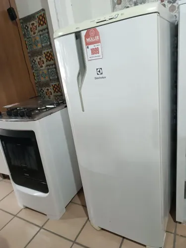 Geladeira Eletrolux 240 litros 