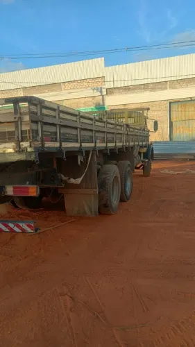 Caminhão truck 1114