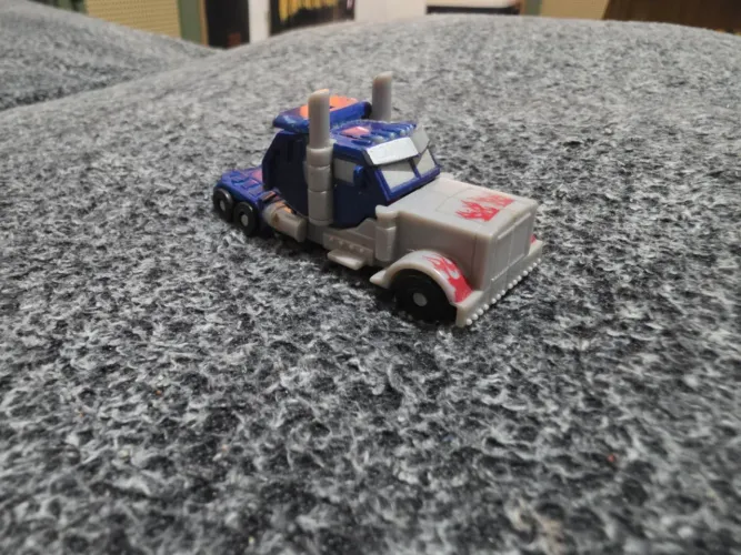 Transformers Optimus Prime Legends class
