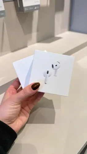 AIRPODS 4 SEM ANC NOVO LACRADO / LOJA FÍSICA