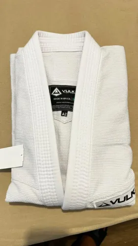 Kimono Jiu-Jitsu Vulkan Pro Evolution Branco - Tamanho A2 (NOVO/Zerado)