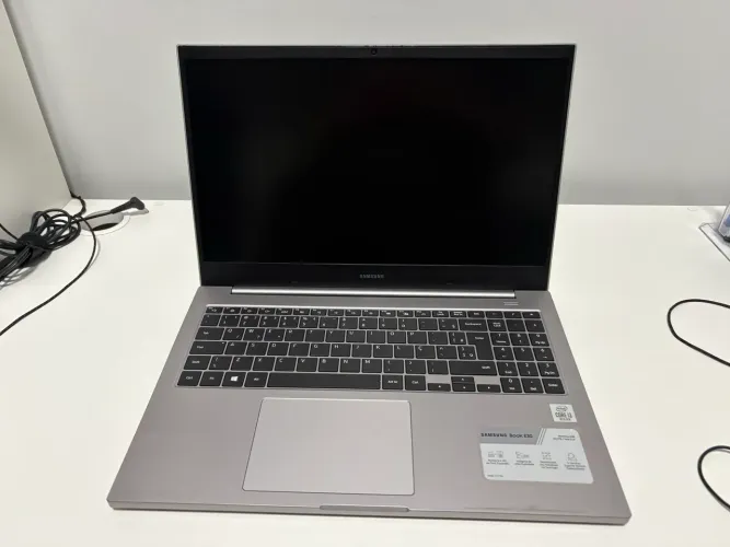 Vendo Notebook Samsung Book E30