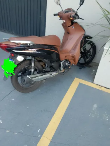 Moto semi nova 125