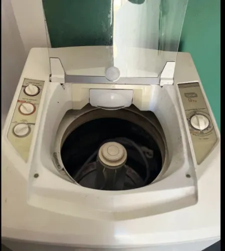 Máquina de Lavar Brastemp 9 kg (quilos), funcionando perfeitamente.