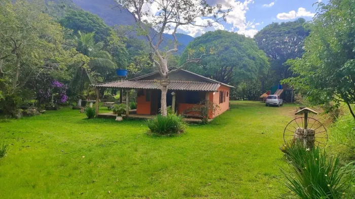 VENDO OU TROCO EM CASAS OU CONDOMÍNIO DE KITNETS.