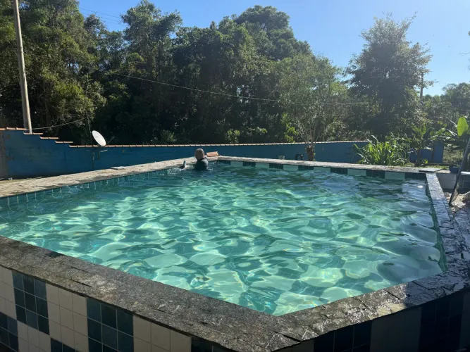 Vende se sitio em Itimirim com piscina