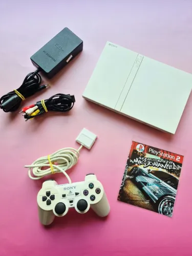 PlayStation 2 Slim Branco 64GB Lotado de Jogos + Controle Original  