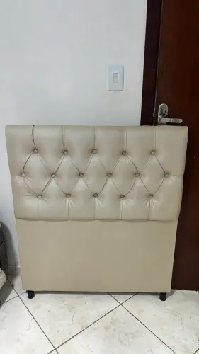 Vende-se cabeceira de cama de solteiro