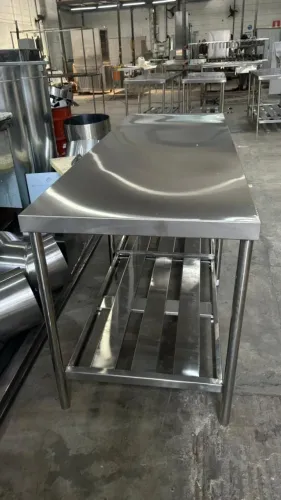 Mesa de Trabalho Inox 1,10m Uso Profissional Diário
