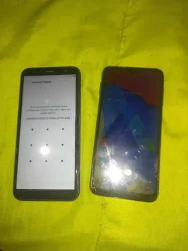 Vendo esses dois celulares um com um pequeno defeito ,para mais informações me chamem