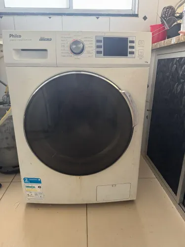Vendo uma Lava e Seca com defeito