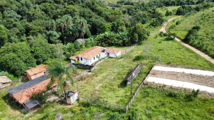Fazendinha aprox 30 hectares em Itaguara