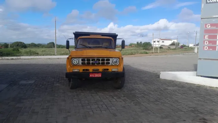 Vendo ou troco D60 caçamba
