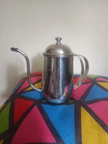 Bule Bico Fino Inox 650 ml Café, Chá ou Água 