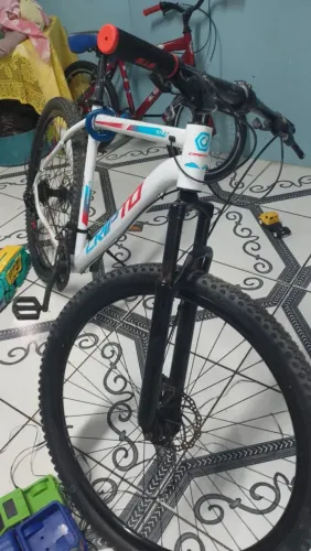 Bicicleta aro 29 quadro em alumínio número 19