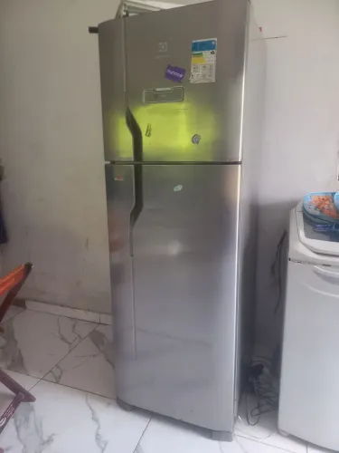 Vendo Geladeira Degelo seco