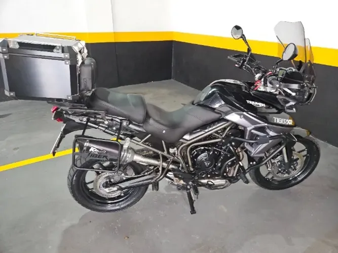 Triumph Tiger 800 XR 2016 com baixa kilometragem
