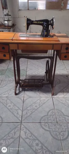 Máquina de costura Elgin antiga
