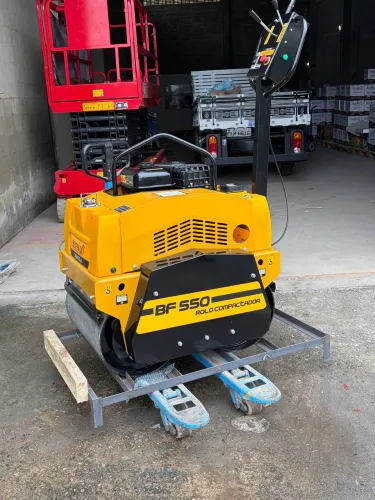 Aluguel de rolo compactador