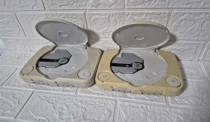 Vendo 2 playstation 1 slim com defeito 