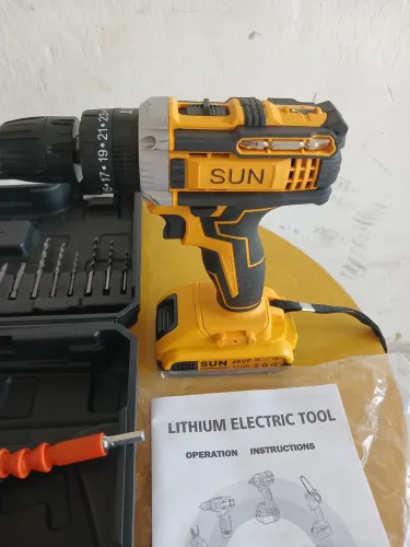Parafusadeira e furadeira nova 26 pcs