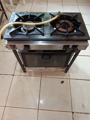 Fogão industrial 2 bocas e forno