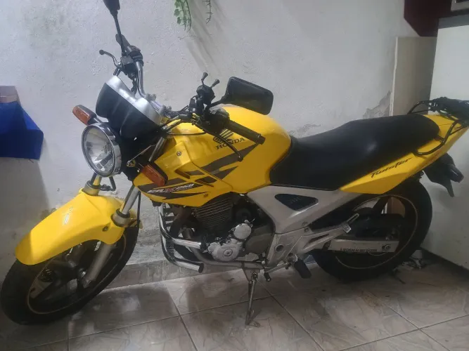 Cbx Twister 2008 linda amarela top