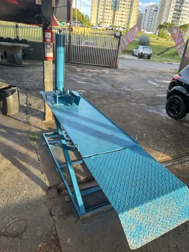 Elevador Pneumático 350kg para Motocicletas 