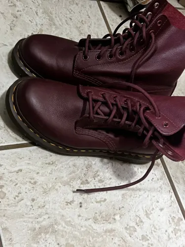 BOTA DR MARTENS NOVA TAM 37 IMPECÁVEL SÓ HOJE ESSE PREÇO
