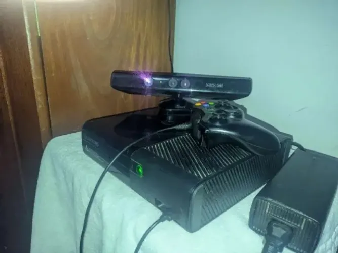 Xbox 360 Slim Controle+ Kinect + Fonte Original (Preço de desapego!)