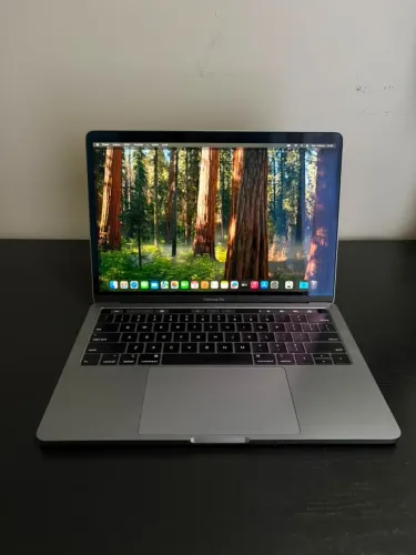 MacBook Pro 13" Touch Bar 2018 | i5 Quad-Core | 8GB RAM | 256GB SSD