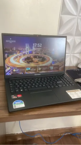 Notebook ASUS VivoBook Go 15, AMD RYZEN 5 7520U, 8GB, 512GB SSD