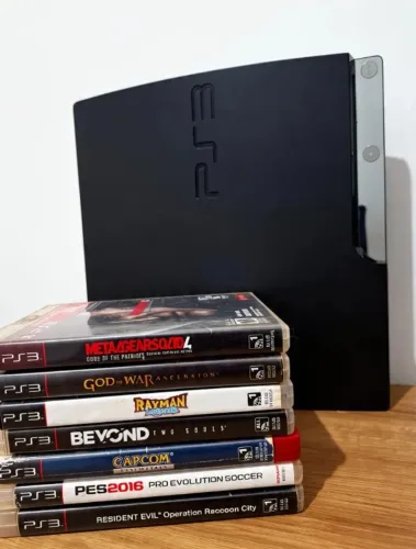 PlayStation 3 Slim 250GB + 8 Jogos
