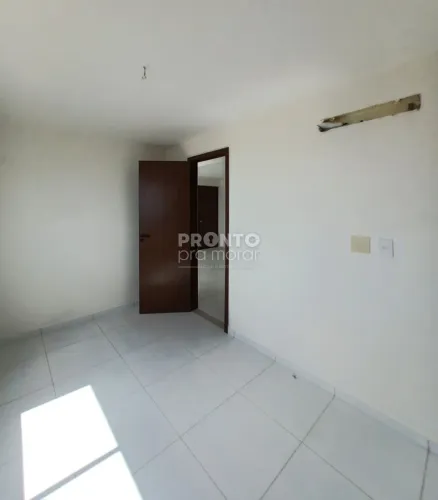 Apartamento com 2 quartos em Candeias