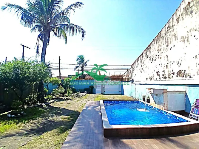 Casa com piscina em Mongaguá!