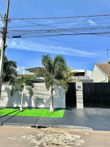 Casa Ampla com Piscina e Espaço de Lazer Completo para Locação