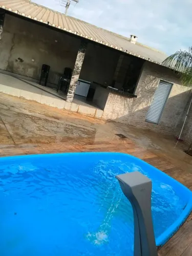 Alugo espaço com 2 piscinas