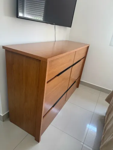 Cômoda semi nova