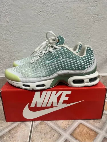 Tênis Nike TN7