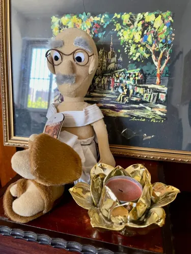 BONECO PLUSH DOLL LITTLE THINKERS DO MUSEU DE ARTE DE CHICAGO COM ETIQUETA