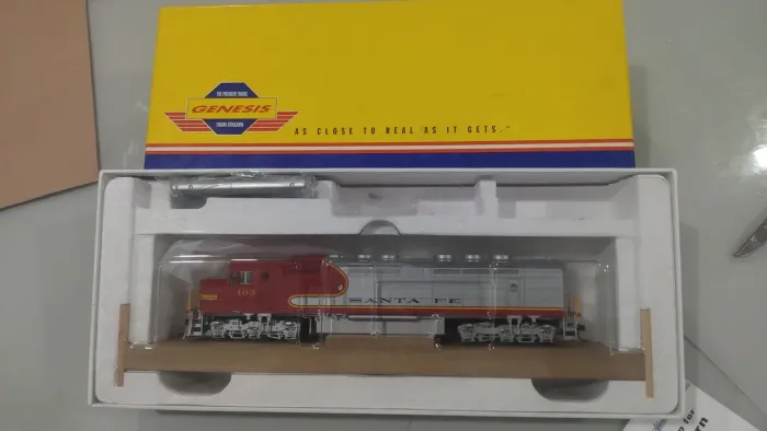 Locomotiva ho FP 45 Santa fé Athearn GENESIS!