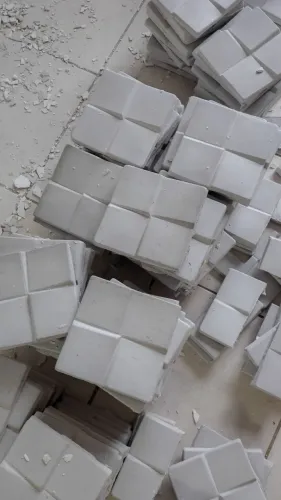 Pedra gesso/cimentícia 3D. Tem pouco mais de 10m2