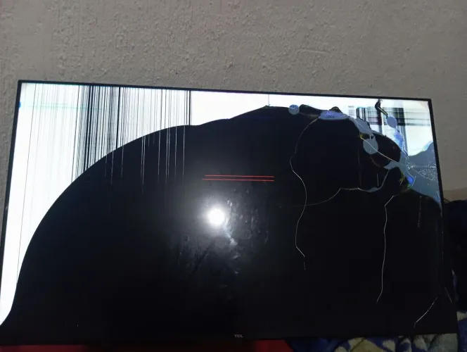 Smartv TCL Android 40 polegadas com detalhe