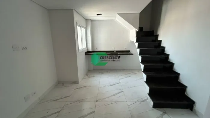 Cobertura nova e aconchegante no Jardim Utinga