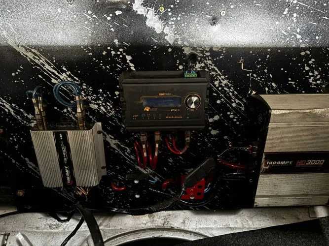 Vendo Som Automotivo Completo (Caixa Trio + Painel de Módulos)