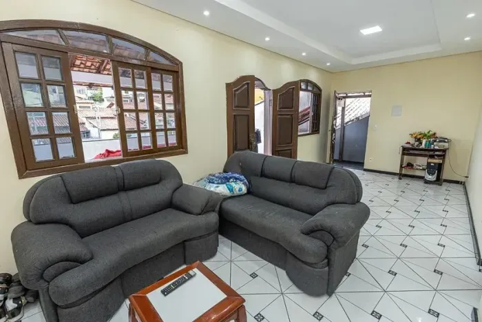 Casa à Venda - Heliópolis, 3 Quartos, 230 m2